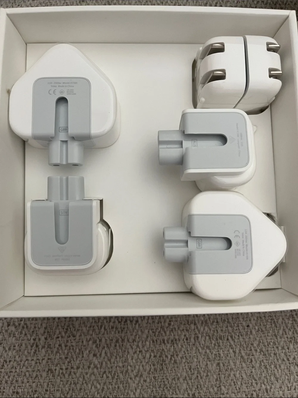 New Apple World Travel Adaptor Kit AC converter #MD837AM/A